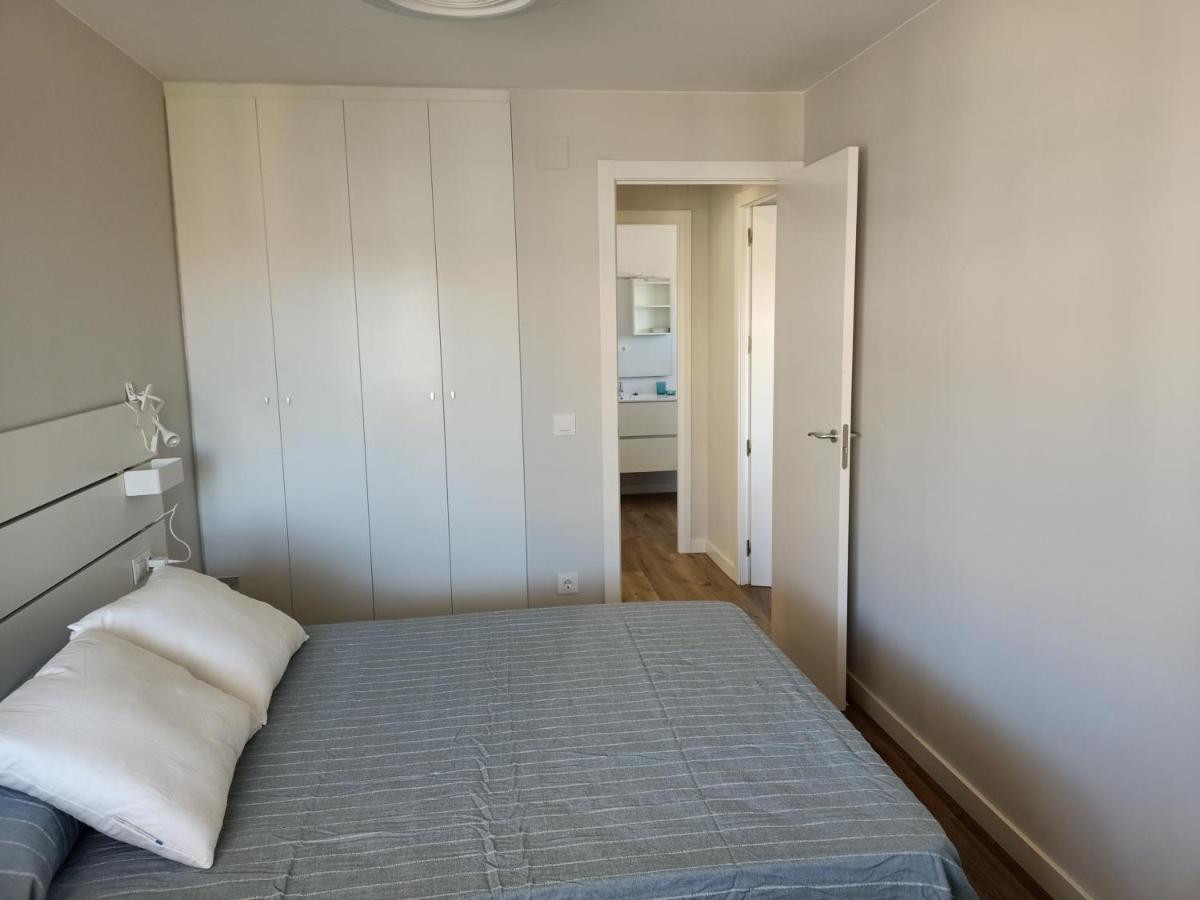 לה פינדה Seafront Apartment Pineda Beach מראה חיצוני תמונה